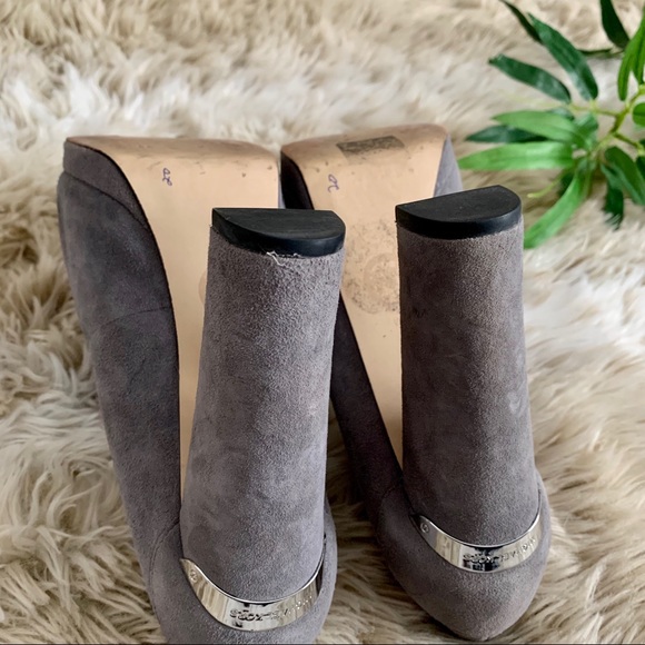 MICHAEL KORS, Suede Round Toe Block Heels - Picture 6 of 7